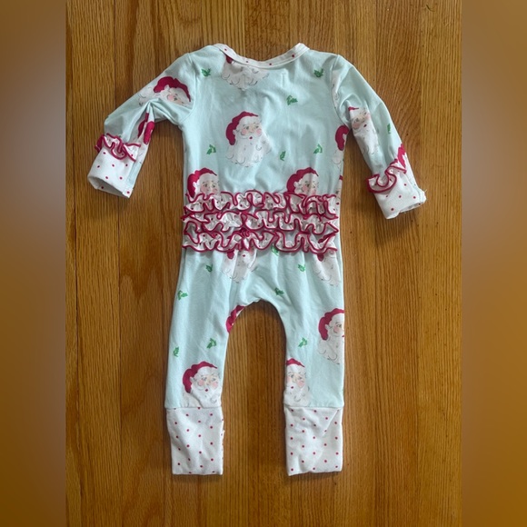 SweetHoney Layette Santa on Ice Christmas Holiday Sleeper Pajama 6 Month EUC - Picture 2 of 3